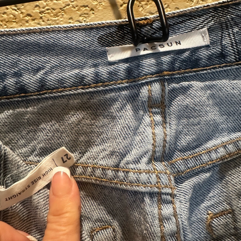 Butterfly Print Blue Jeans - Picture 6 of 6